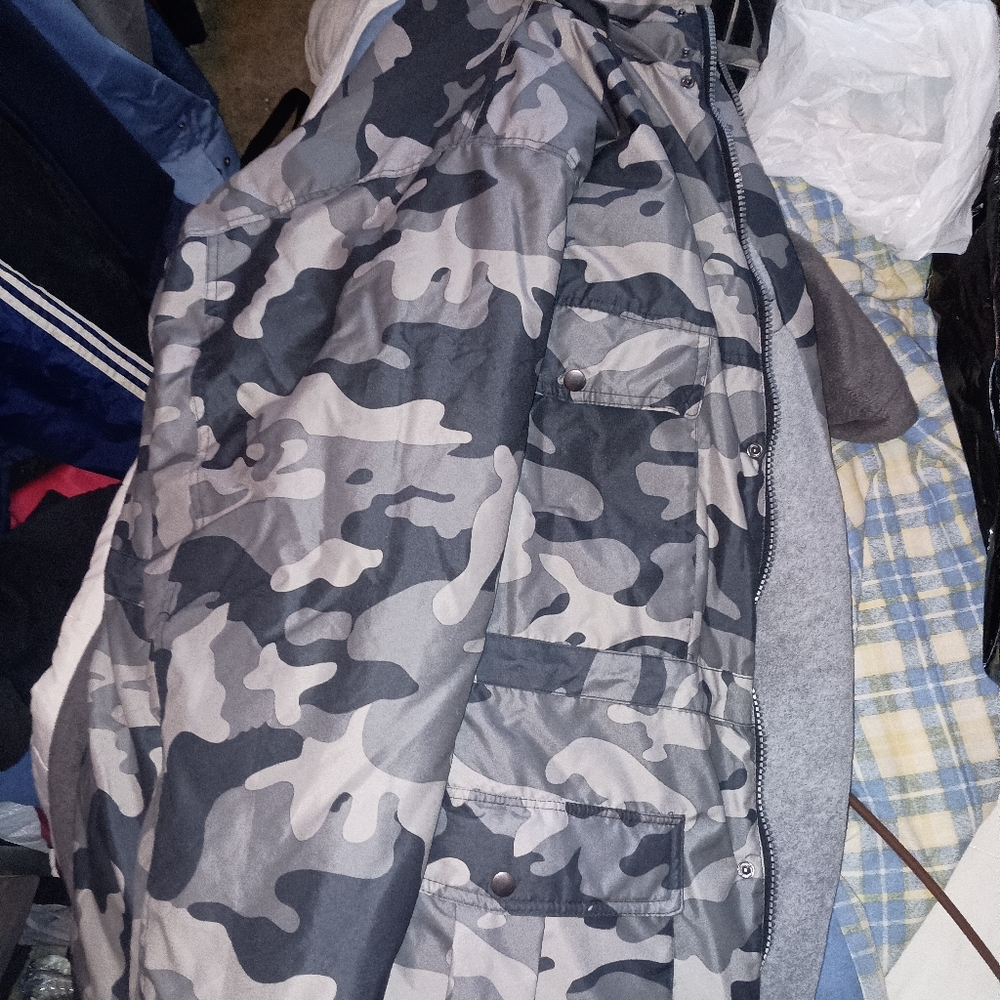 King size brand 3xl waterproof Poncho literally brand new never worn was too EUC